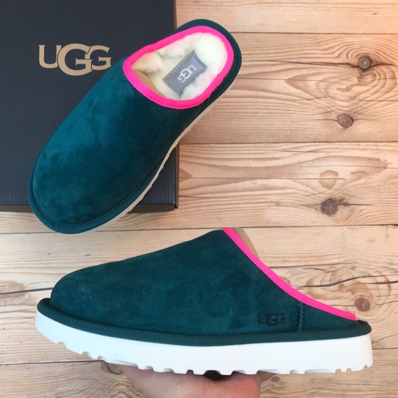 UGG Classic Slip On - Picture 2 of 16